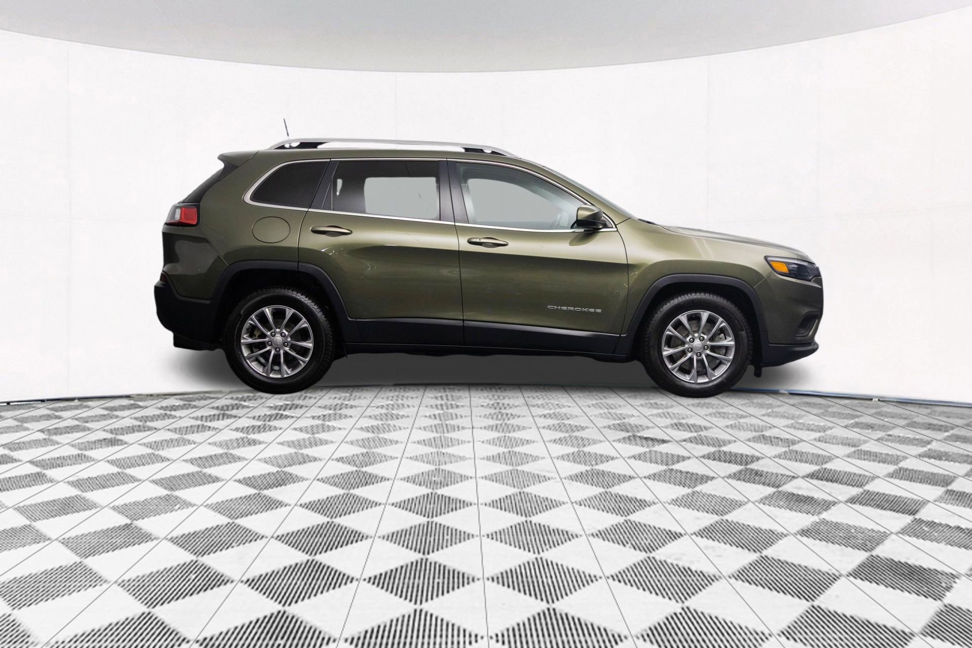 Used 2019 Jeep Cherokee Latitude Plus image 13