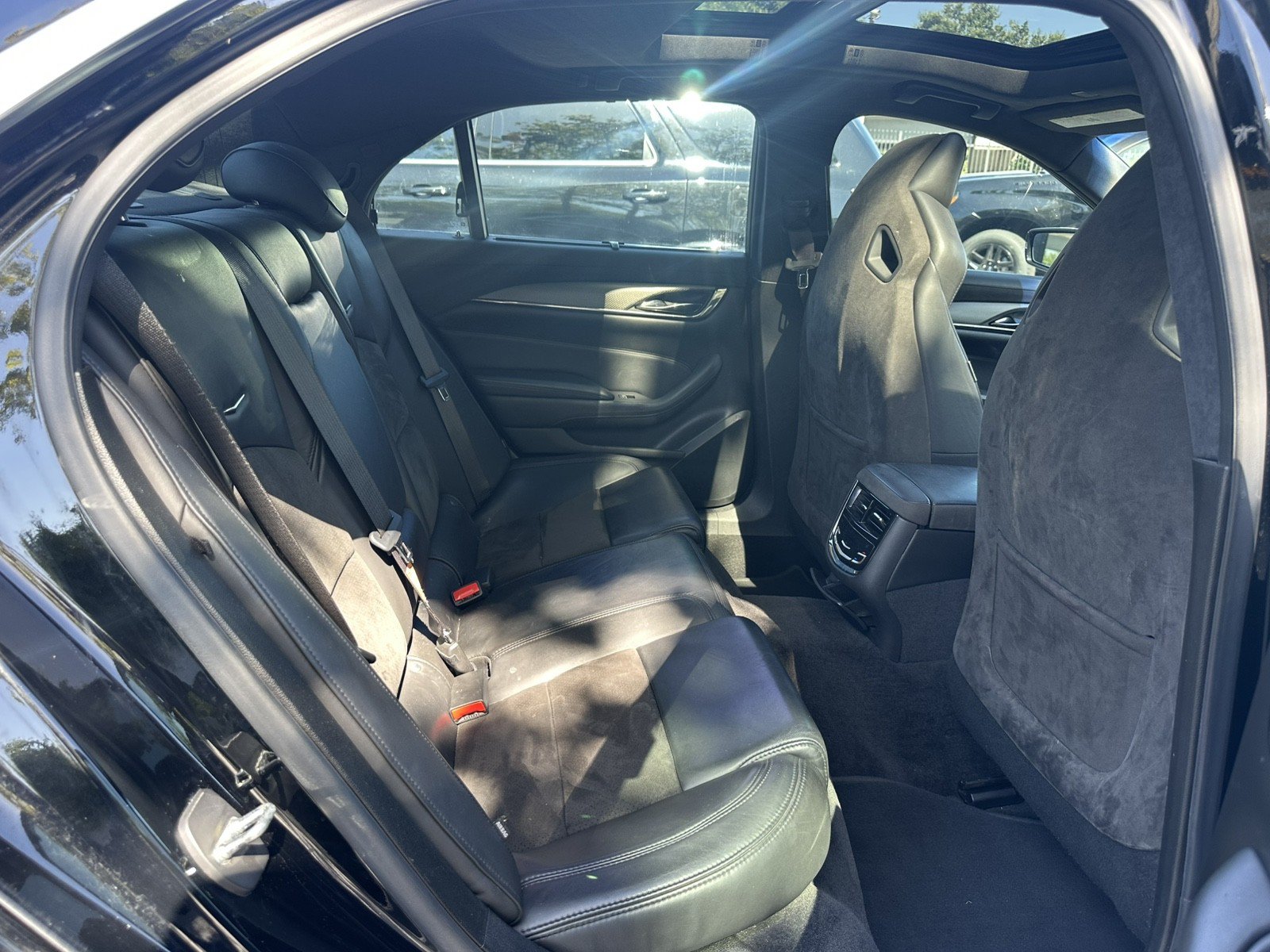 Used 2016 Cadillac CTS V Sedan w/ Luxury Package RWD image 21