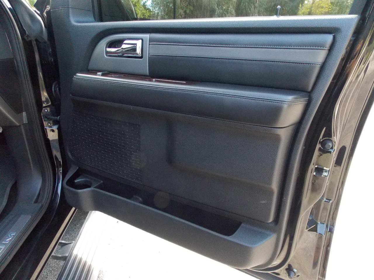 Used 2016 Ford Expedition EL Platinum image 21