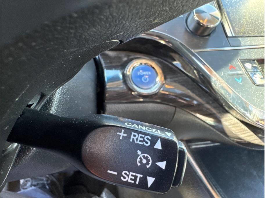 Used 2013 Toyota Avalon Limited image 13