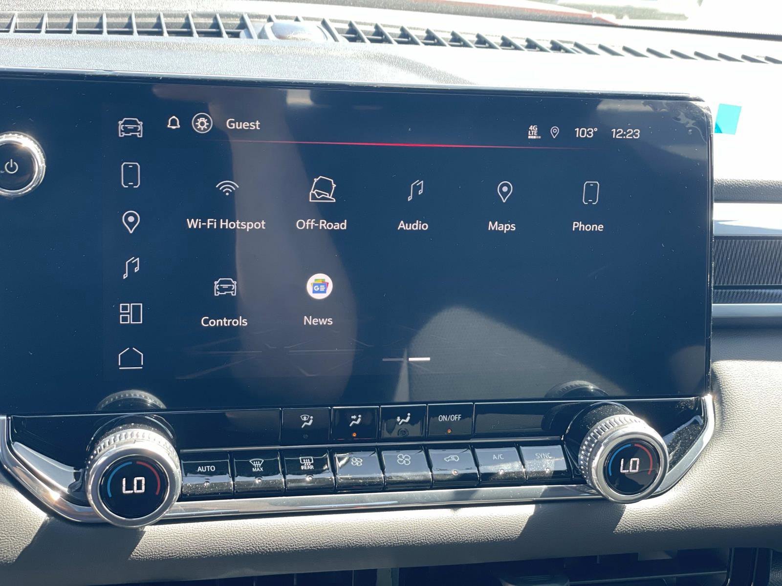 New 2026 GMC Canyon Elevation w/ Convenience Package image 15