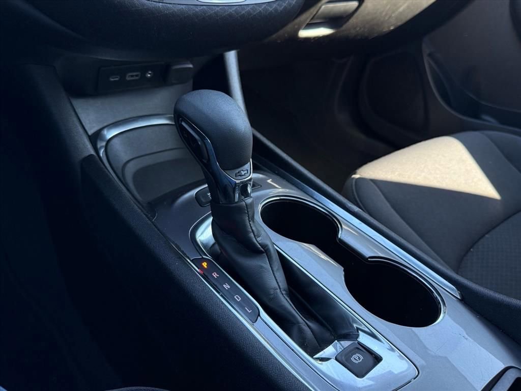 Used 2024 Chevrolet Malibu LT image 17