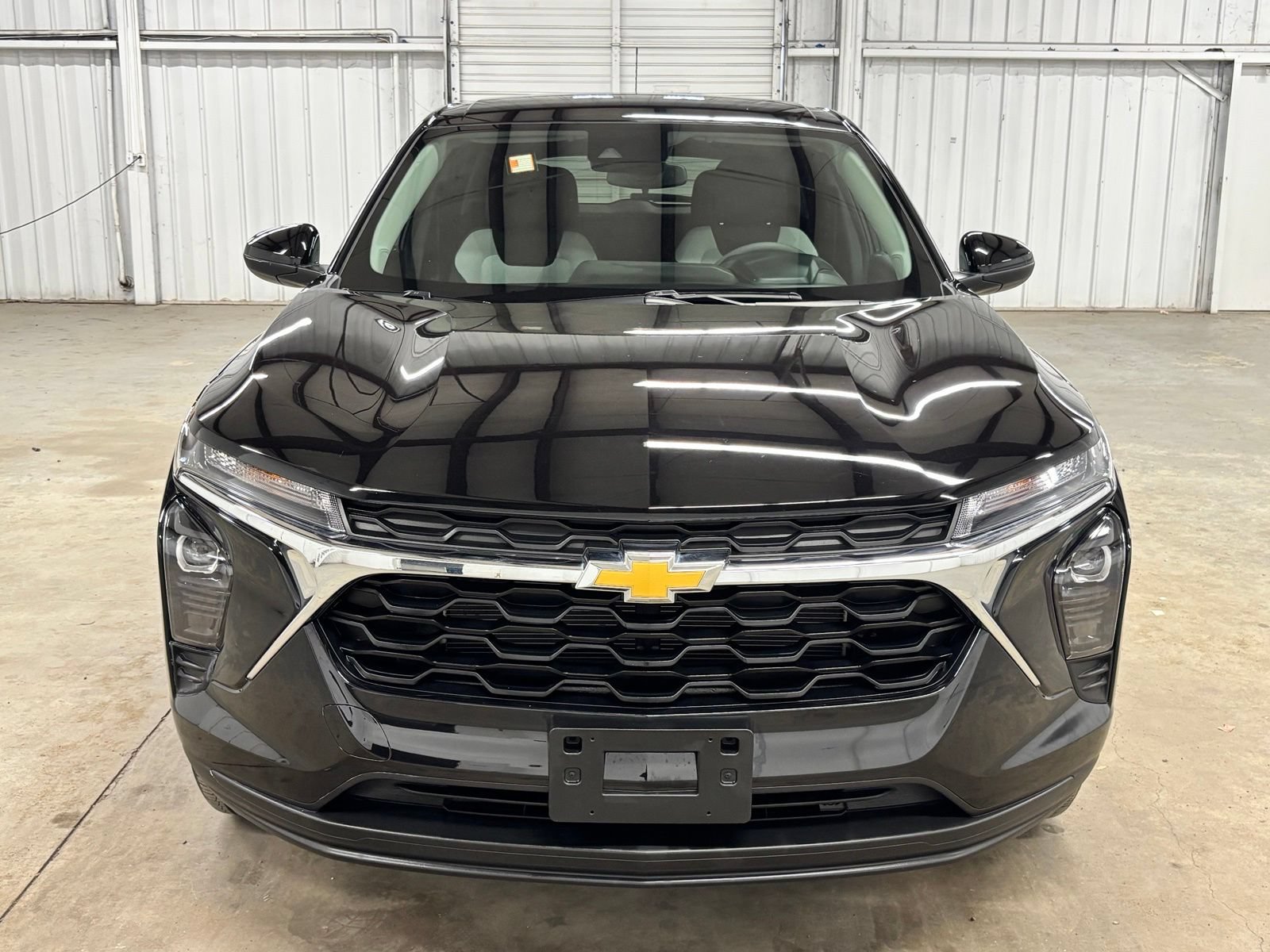 Used 2025 Chevrolet Trax LS w/ LS Convenience Package FWD image 2