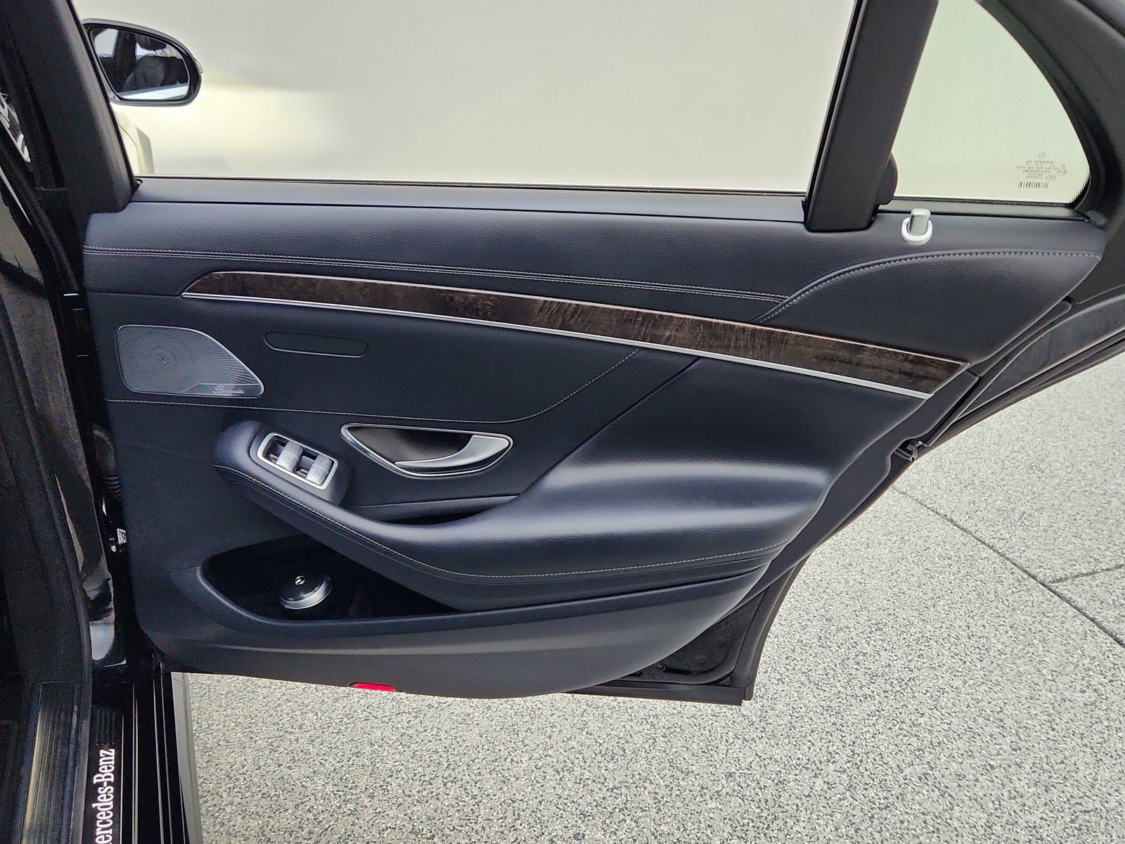 Used 2015 Mercedes-Benz S 550 4MATIC Sedan image 33