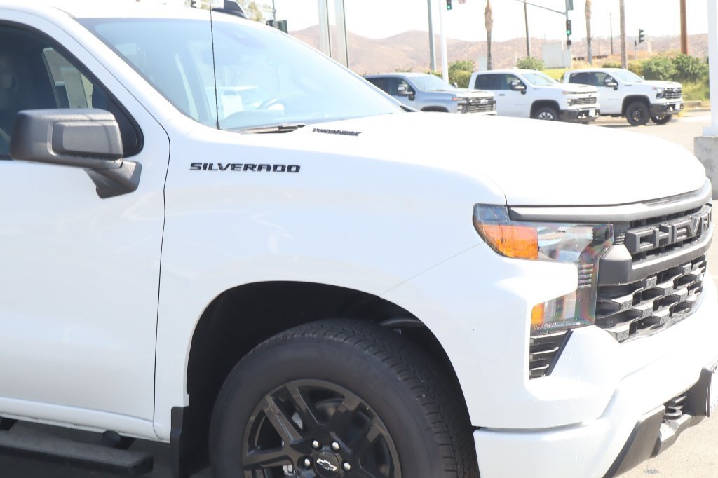 New 2026 Chevrolet Silverado 1500 Custom w/ LPO, Dark Essentials Package RWD image 9