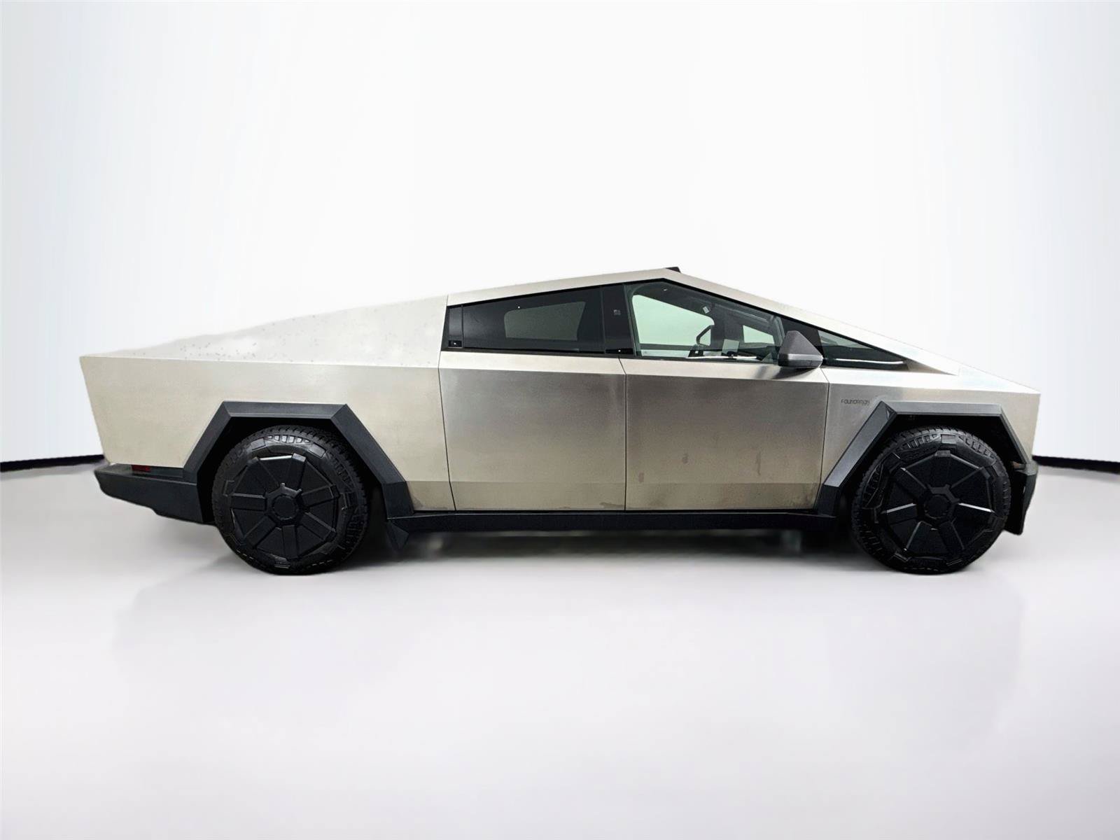 Used 2024 Tesla Cybertruck Cyberbeast AWD/4WD image 7