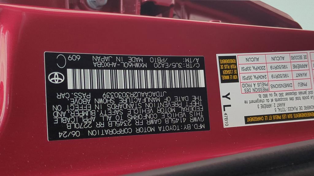 Used 2024 Toyota Prius XLE image 32