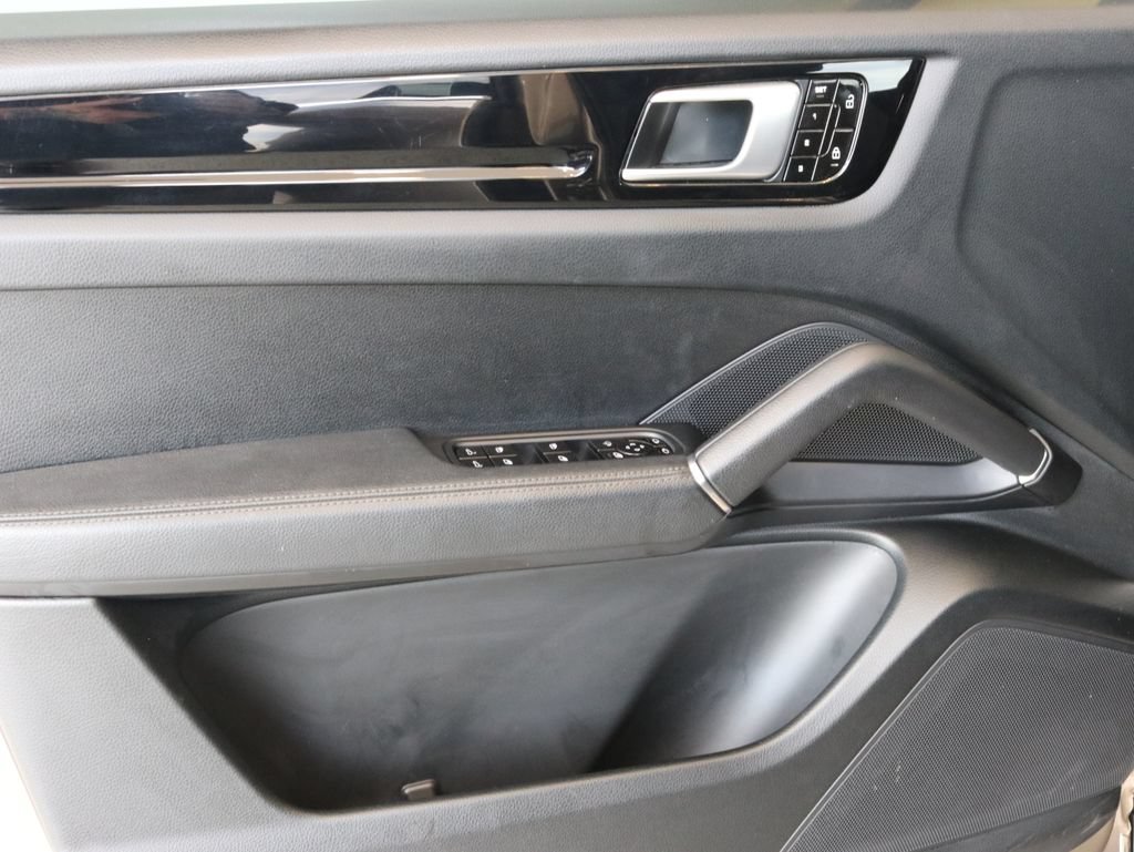 Used 2019 Porsche Cayenne S AWD/4WD image 26
