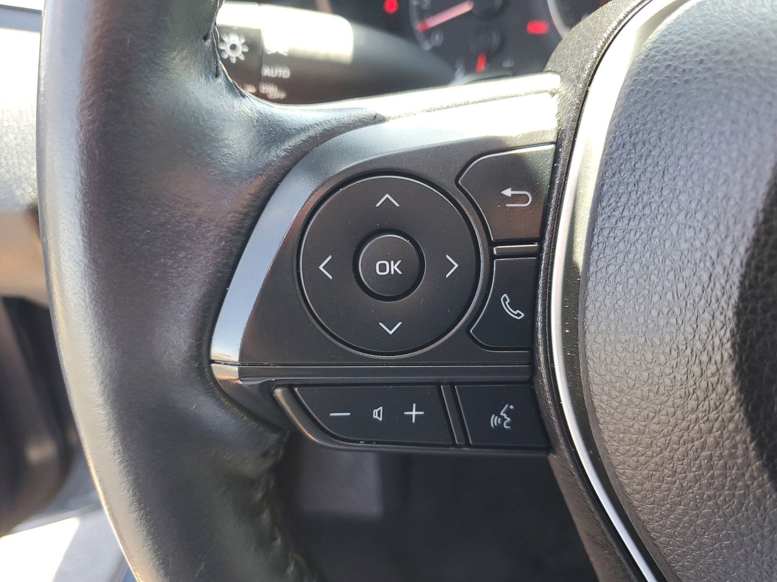 Used 2022 Toyota Corolla SE FWD image 18