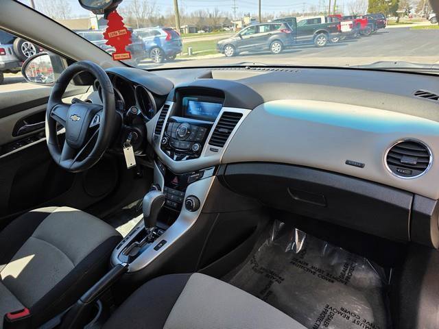 Used 2014 Chevrolet Cruze LS image 20