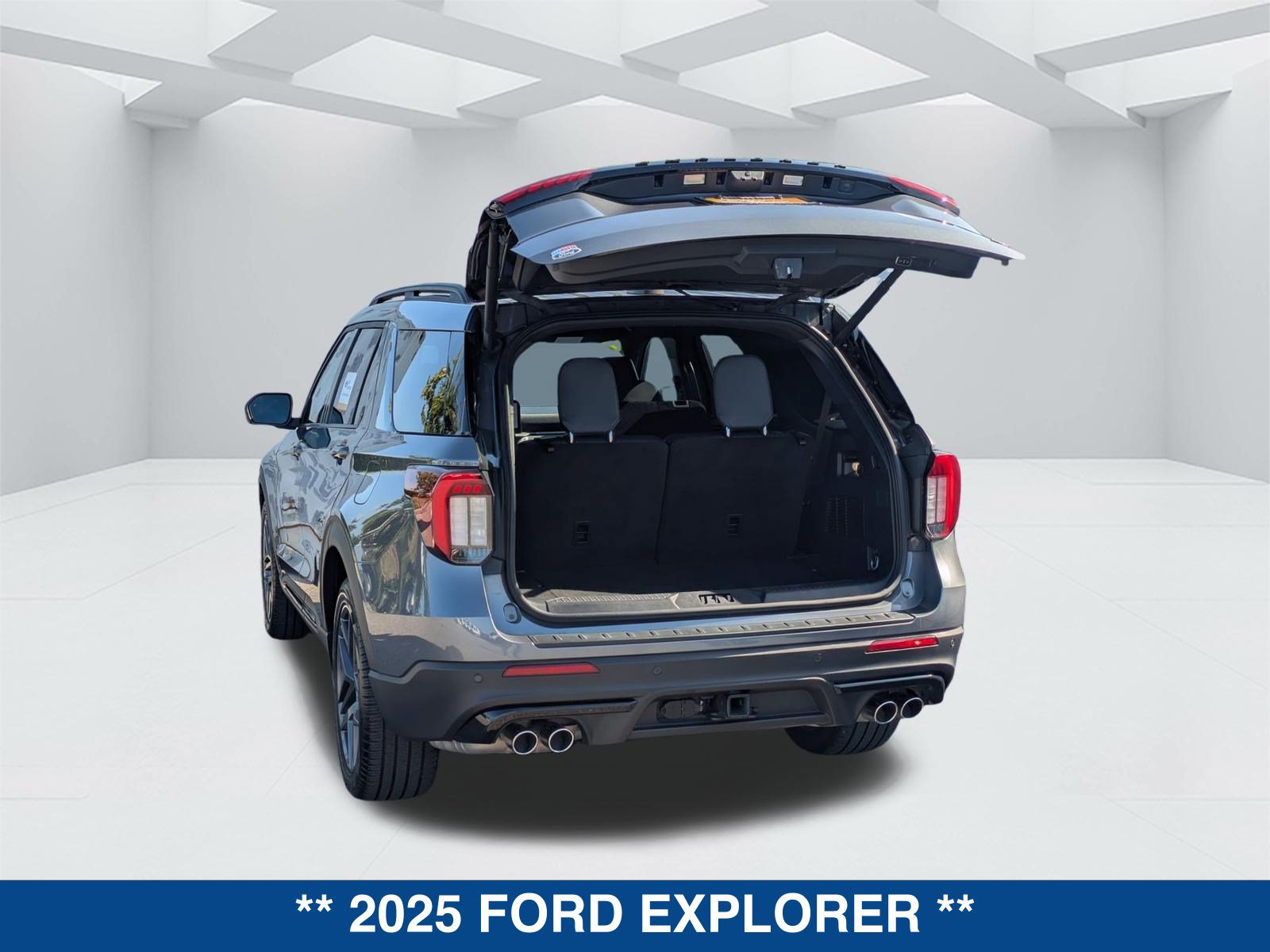 Certified 2025 Ford Explorer ST AWD/4WD image 13