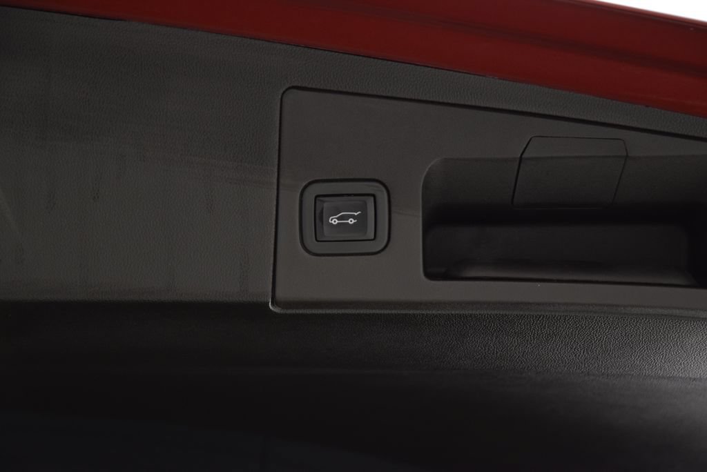 Used 2023 Cadillac XT5 Premium Luxury w/ LPO, Floor Liner Package FWD image 29