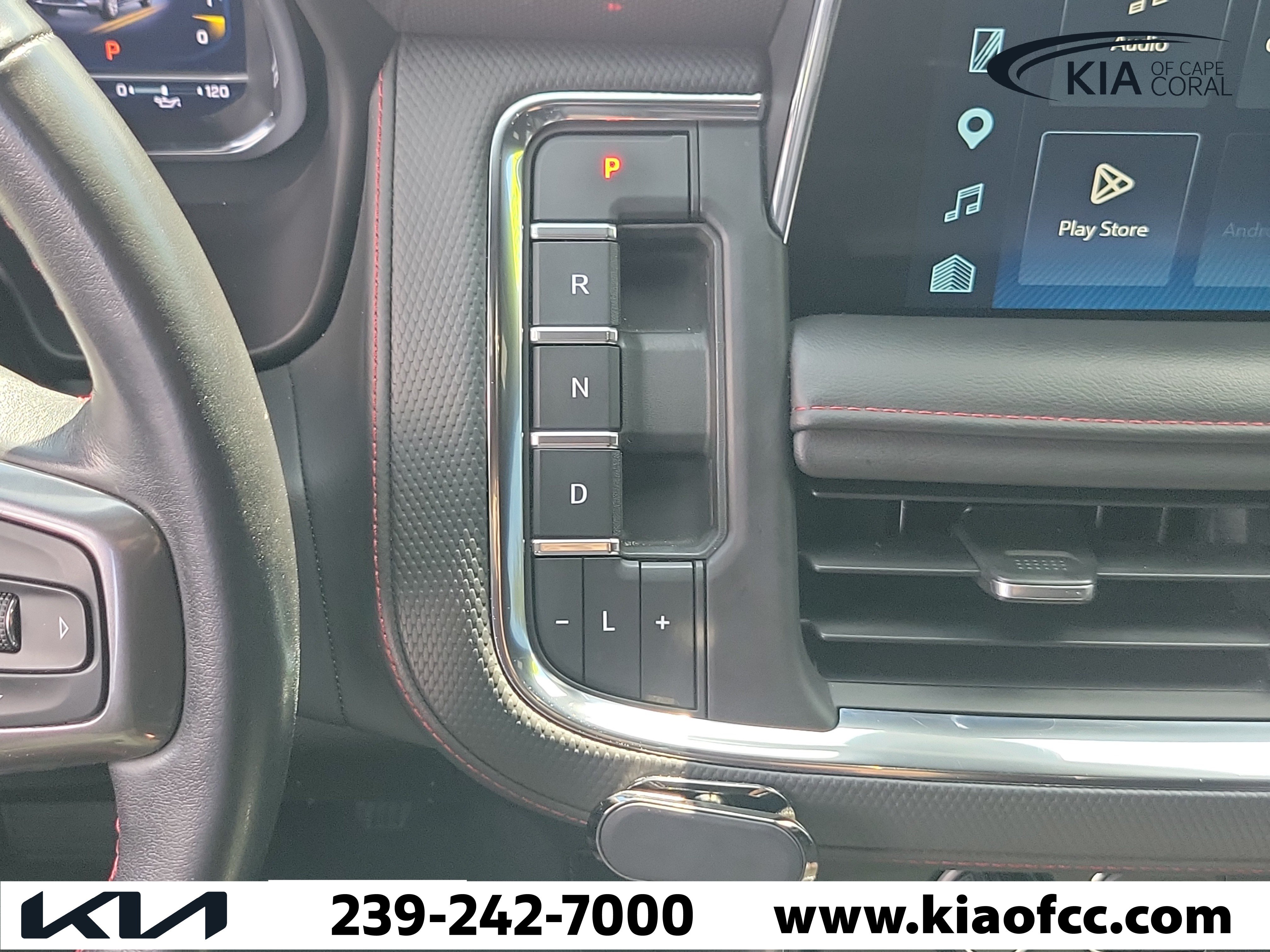 Used 2022 Chevrolet Suburban RST w/ Luxury Package AWD/4WD image 22