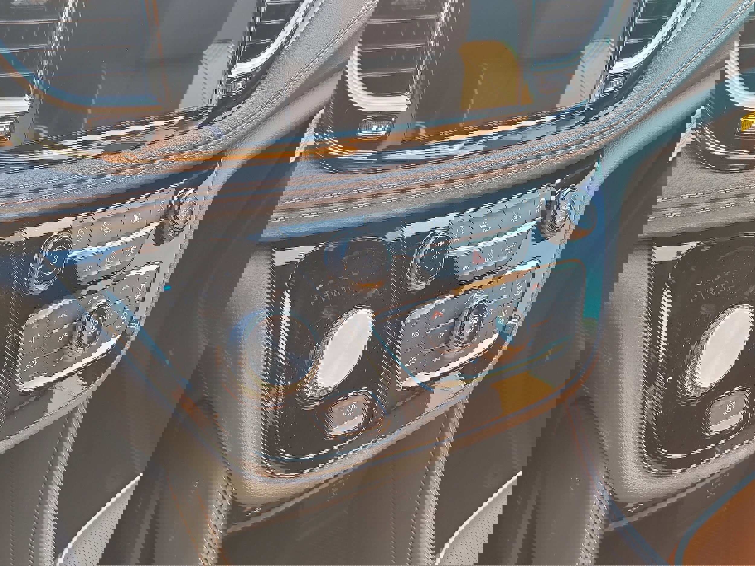 New 2026 Chrysler Pacifica Pinnacle image 19