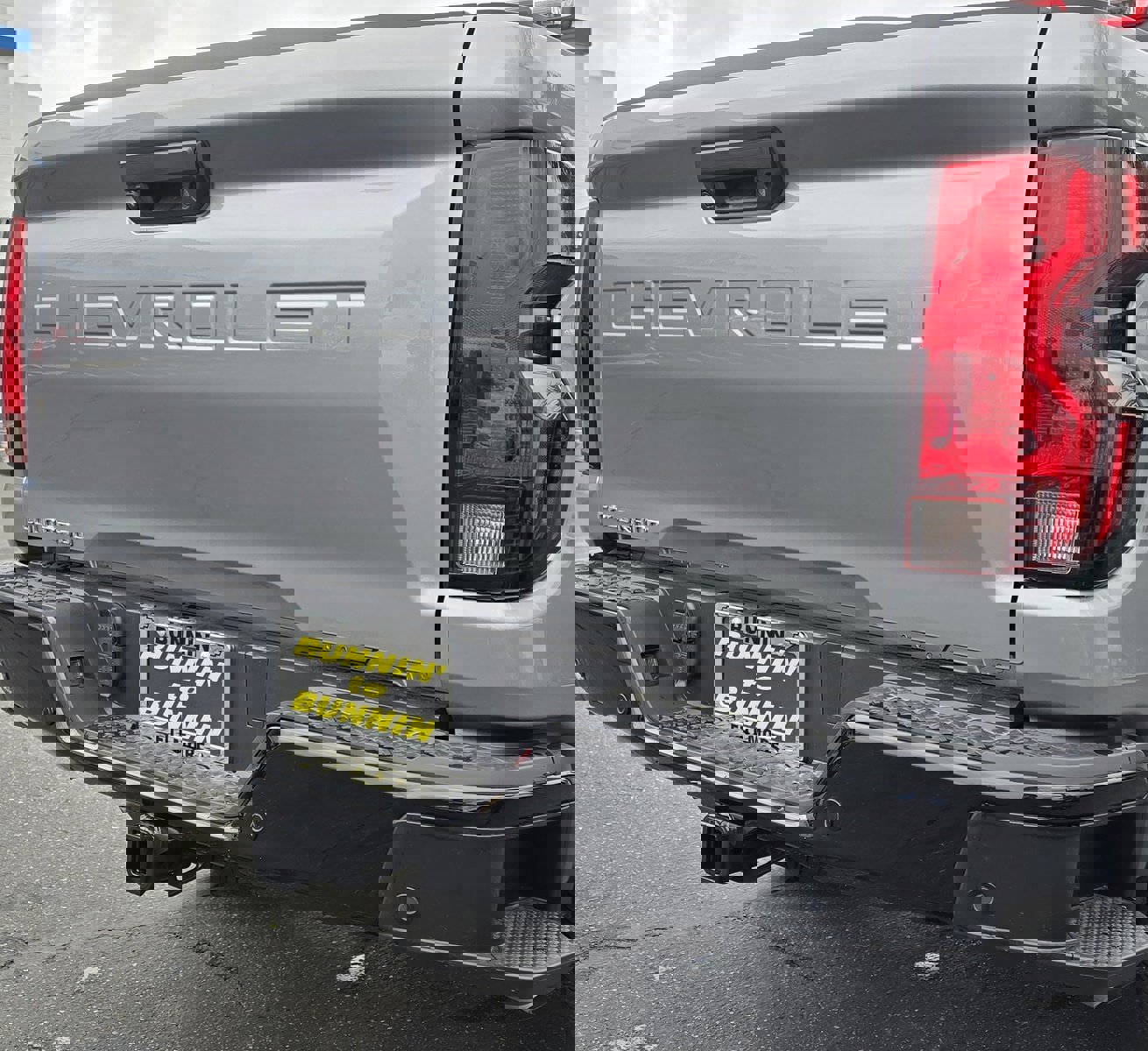 Used 2024 Chevrolet Colorado W/T w/ Technology Package image 21