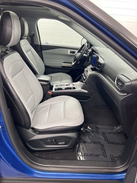 Used 2021 Ford Explorer XLT w/ Equipment Group 202A AWD/4WD image 22