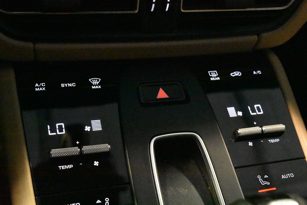 Used 2022 Porsche Macan image 13