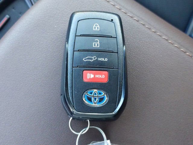 Used 2021 Toyota Venza XLE w/ Softex Package AWD/4WD image 29