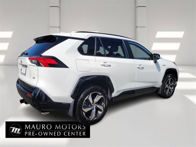 Used 2022 Toyota RAV4 SE image 3