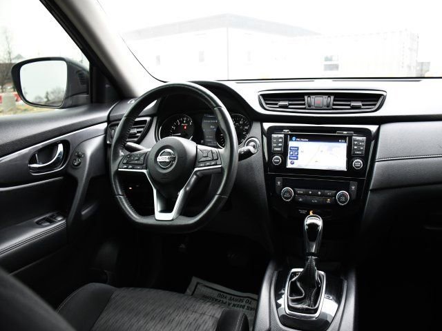 Used 2017 Nissan Rogue SV w/ SV Premium Package image 18