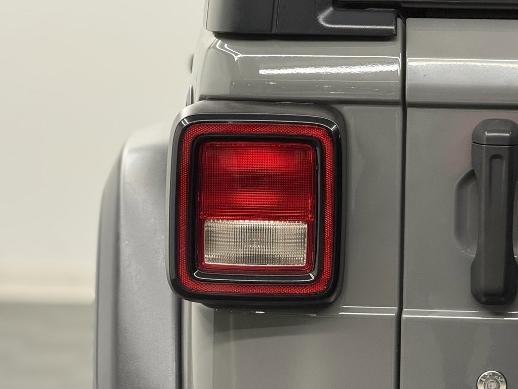 Used 2021 Jeep Wrangler Sport image 9