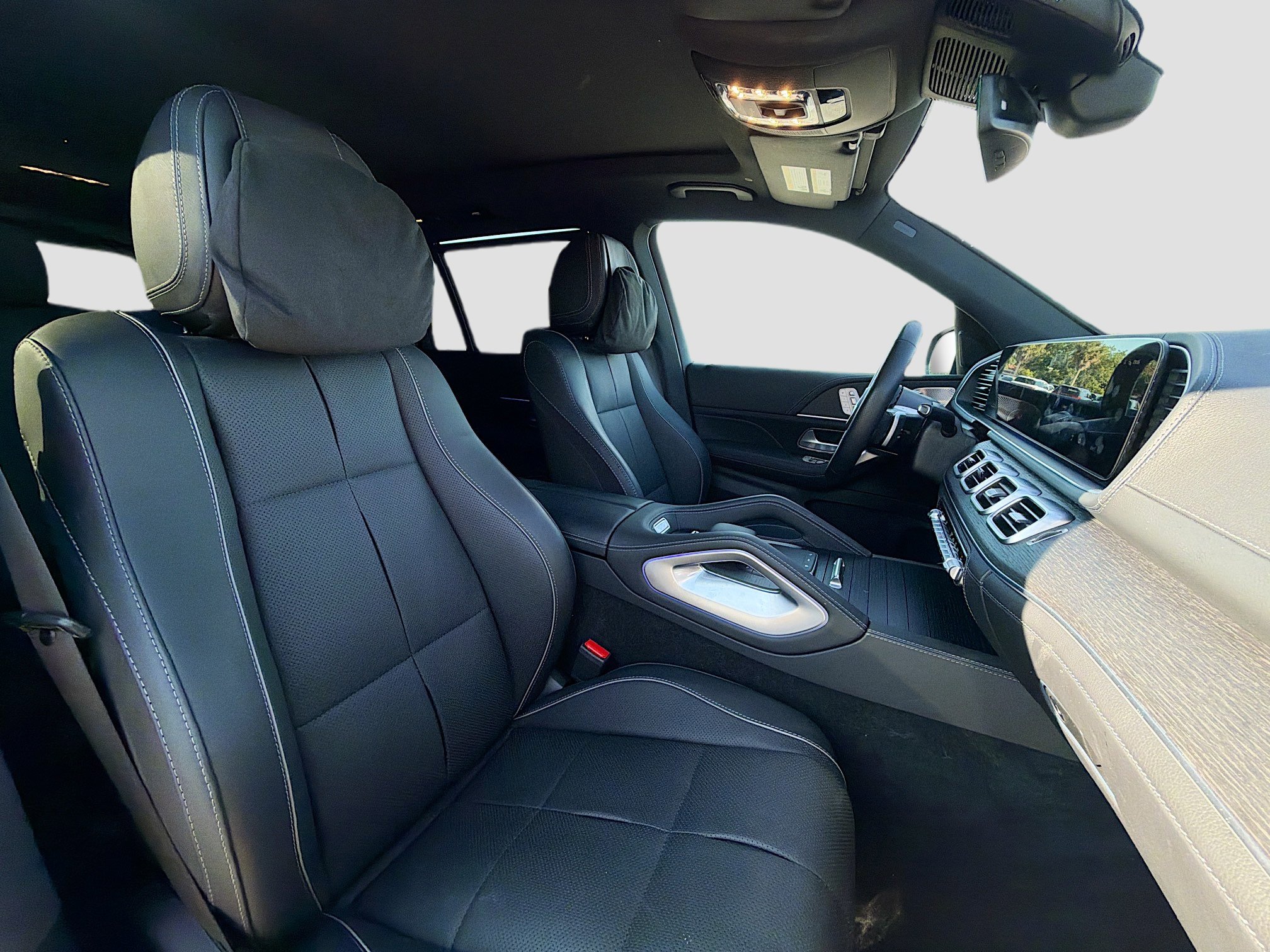 Used 2025 Mercedes-Benz GLS 580 4MATIC image 16