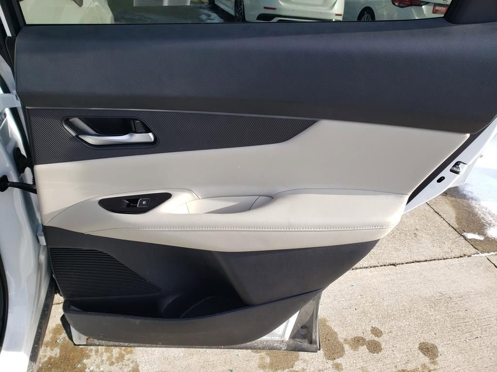 Certified 2025 Nissan Murano SV AWD/4WD image 22