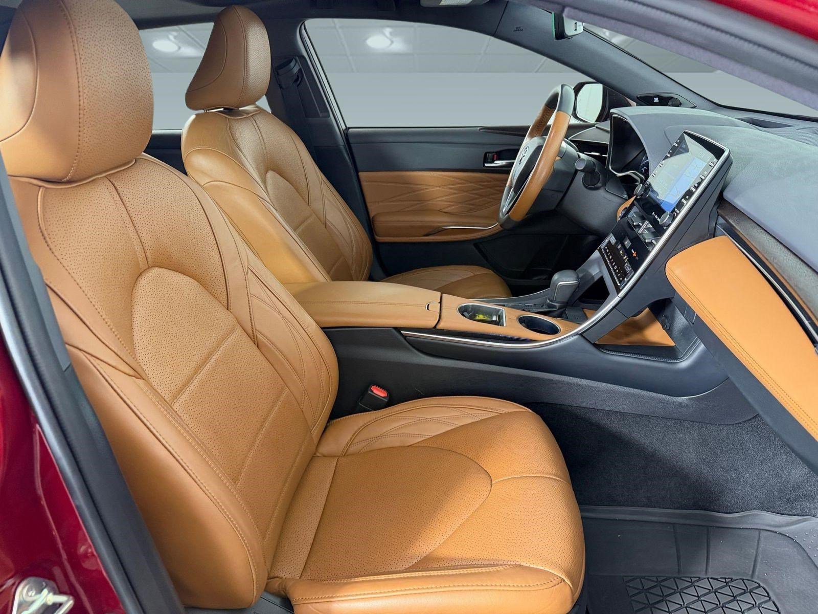 Used 2019 Toyota Avalon Limited FWD image 22