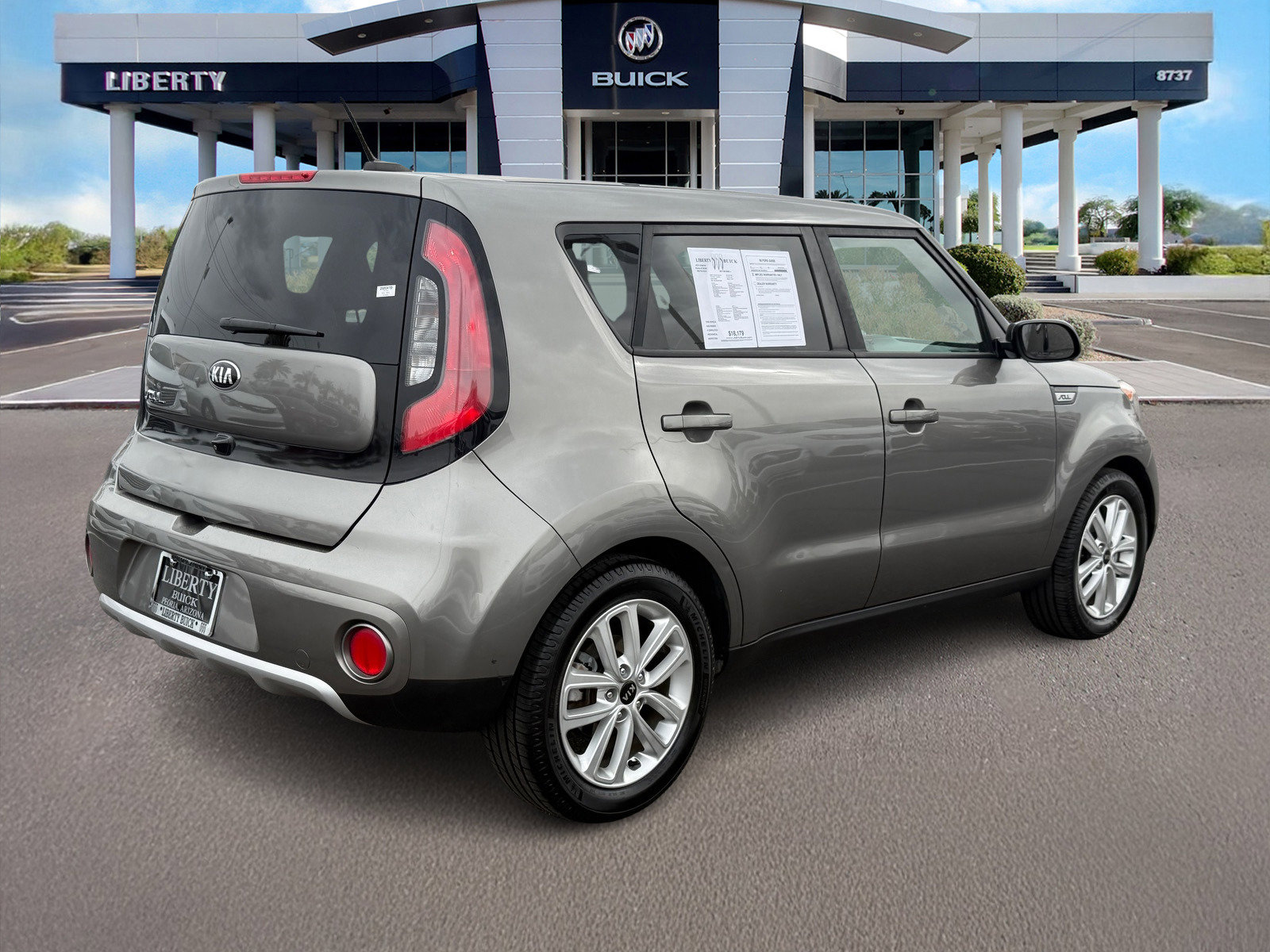 Used 2017 Kia Soul + FWD image 3