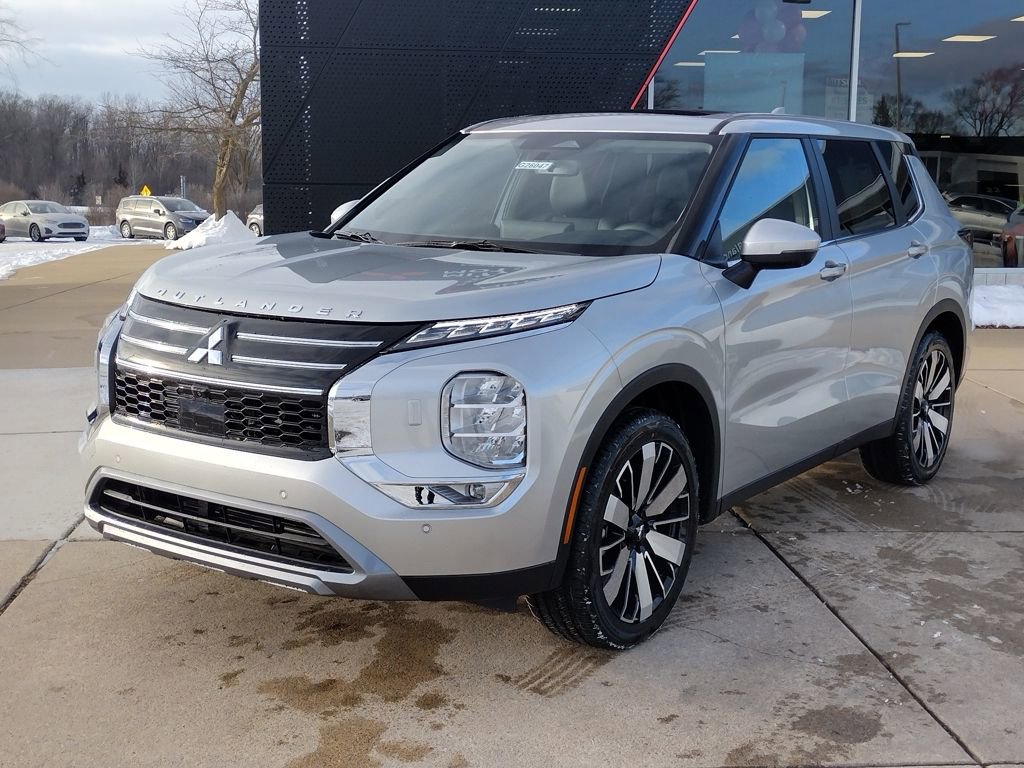 New 2026 Mitsubishi Outlander SE image 1