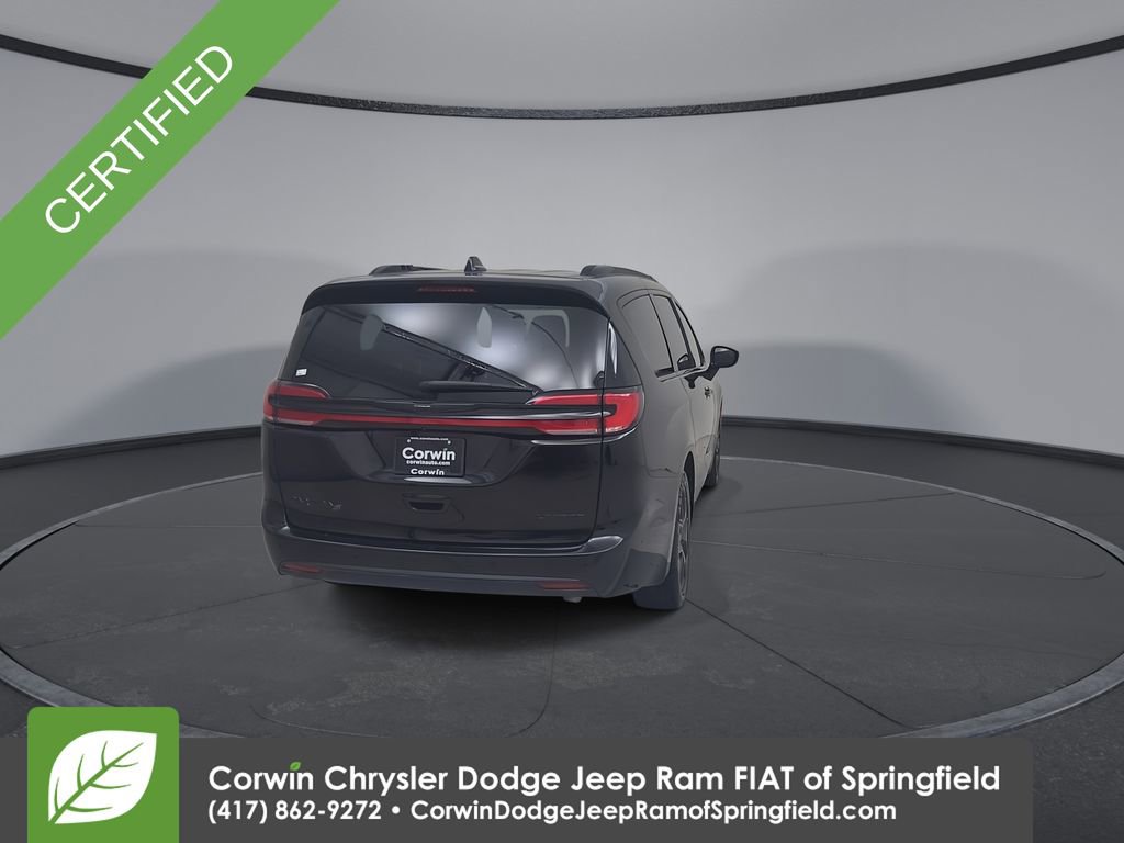 Certified 2025 Chrysler Pacifica Limited image 15