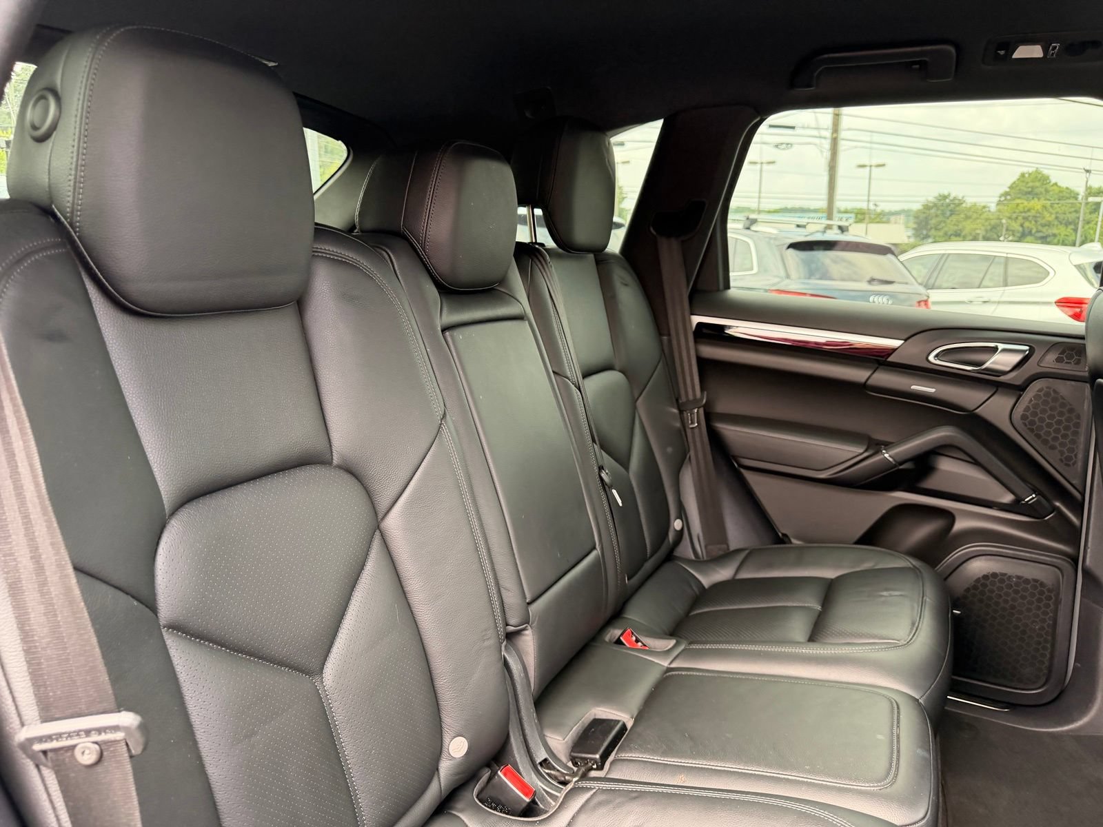 Used 2018 Porsche Cayenne AWD/4WD image 32