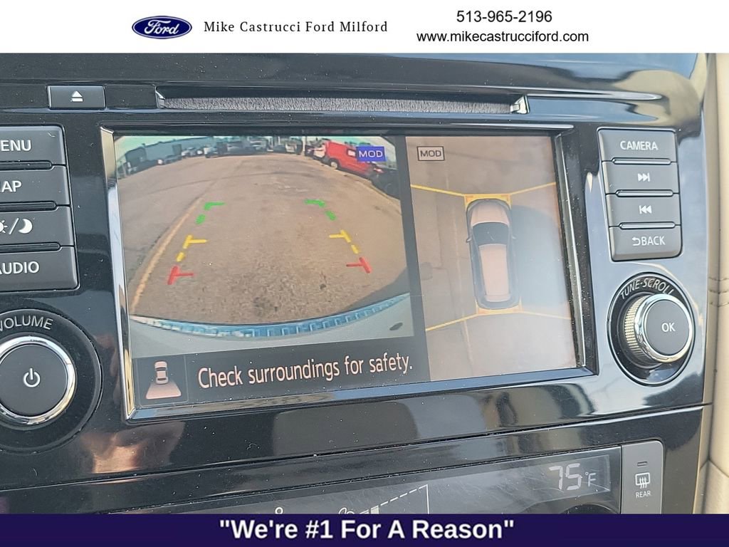 Used 2018 Nissan Rogue SL w/ Premium Package image 16