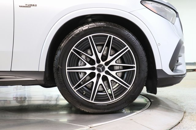 Used 2025 Mercedes-Benz GLC 43 AMG 4MATIC w/ Driver Assistance Package image 15