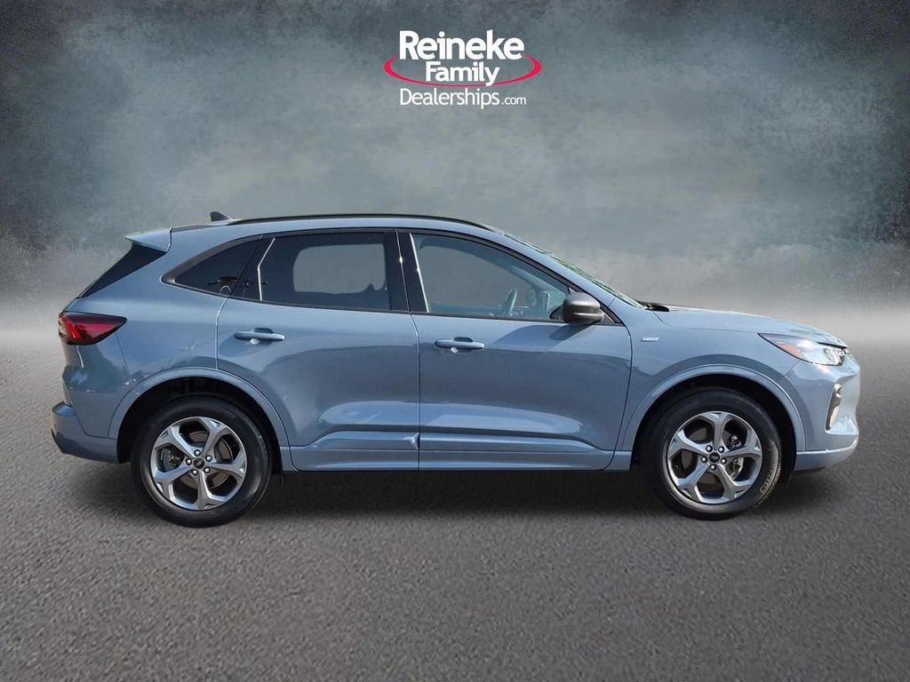 Used 2024 Ford Escape ST-Line w/ Tech Pack #1 AWD/4WD image 4
