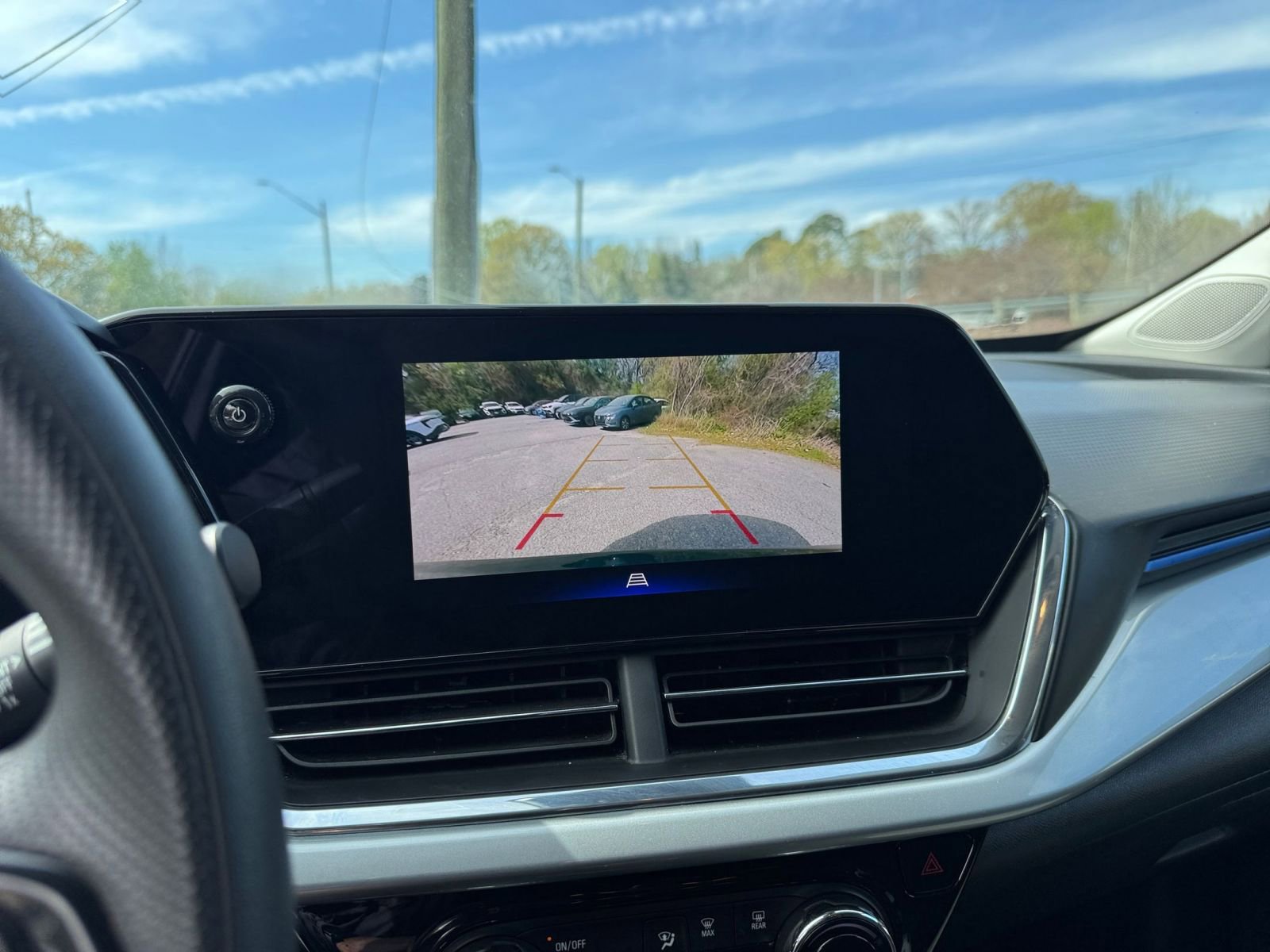 Used 2025 Chevrolet Trax LT image 21