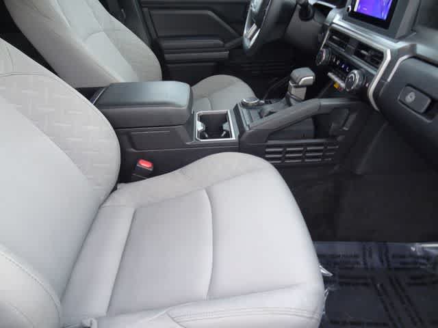 Used 2024 Toyota Tacoma SR5 AWD/4WD image 12
