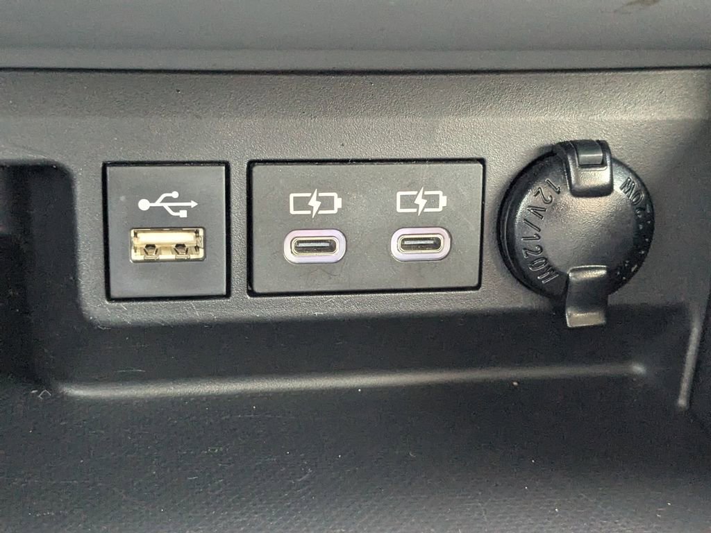 Used 2023 Toyota Highlander XLE image 21