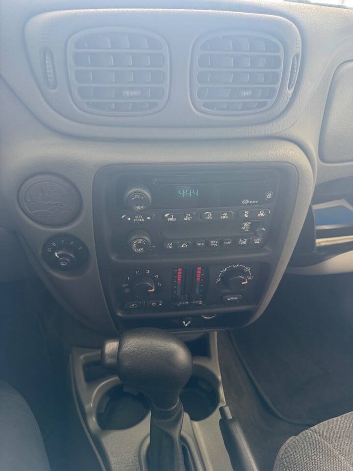 Used 2003 Chevrolet TrailBlazer LS w/ Preferred Equipment Group RWD image 10