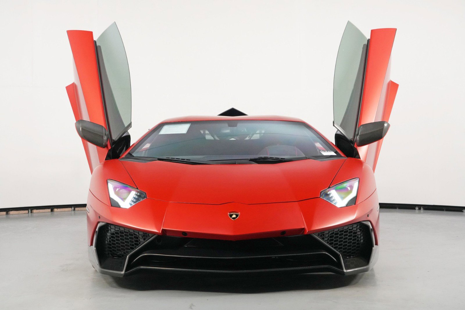 Used 2017 Lamborghini Aventador S image 12