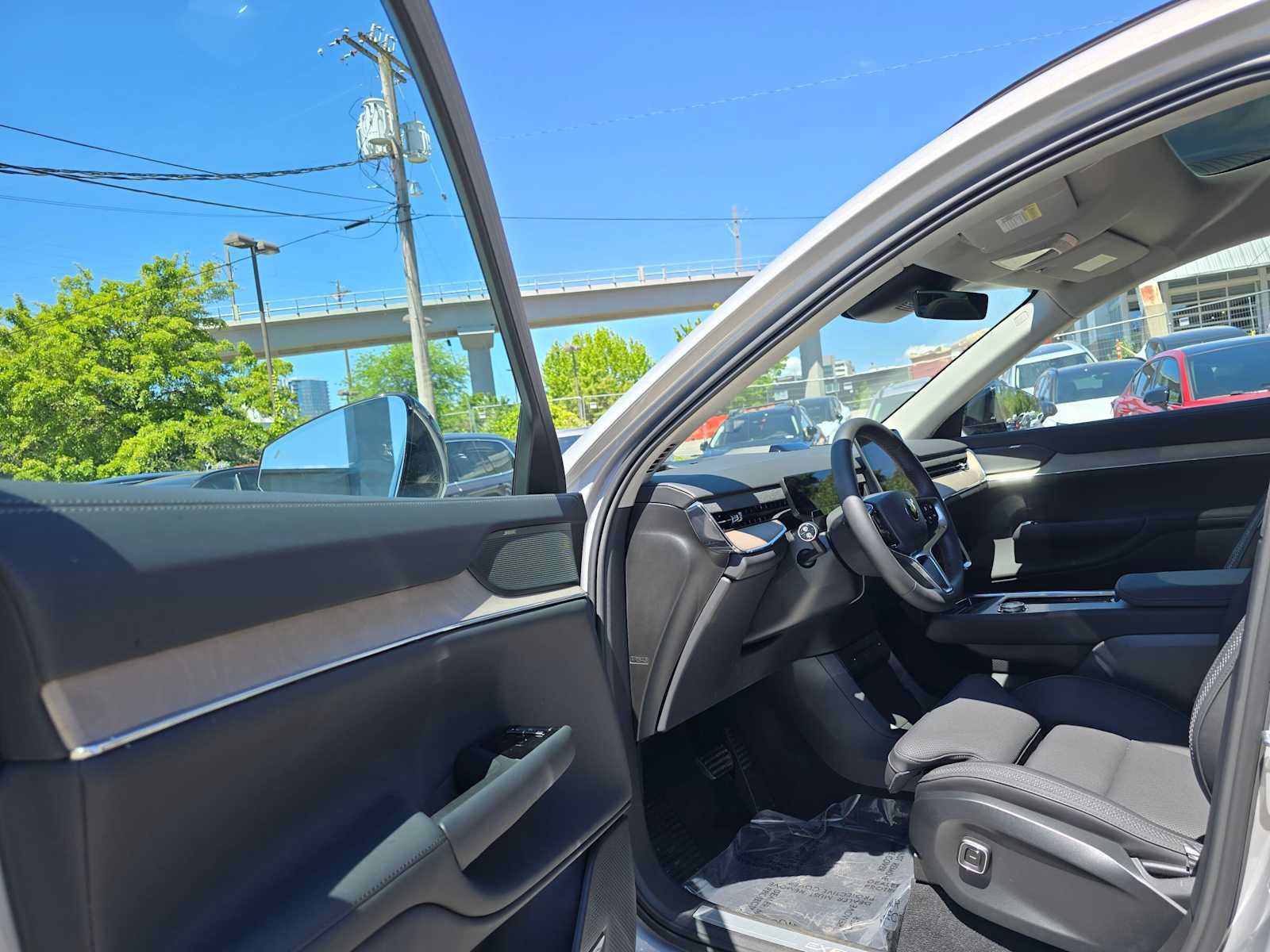 Used 2025 Volvo EX90 Plus AWD/4WD image 21