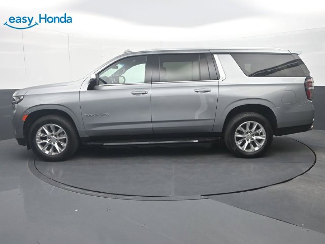 Used 2023 Chevrolet Suburban Premier AWD/4WD image 4