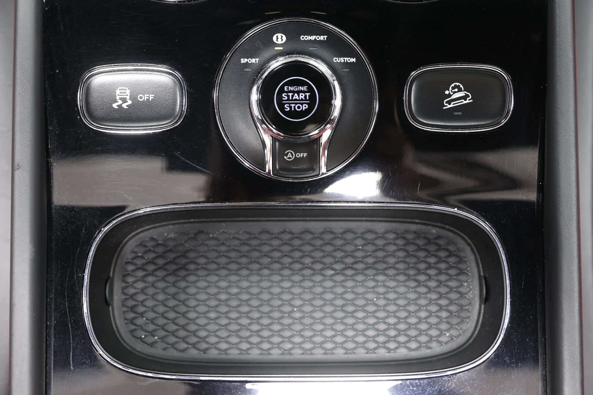 Used 2022 Bentley Bentayga AWD/4WD image 52