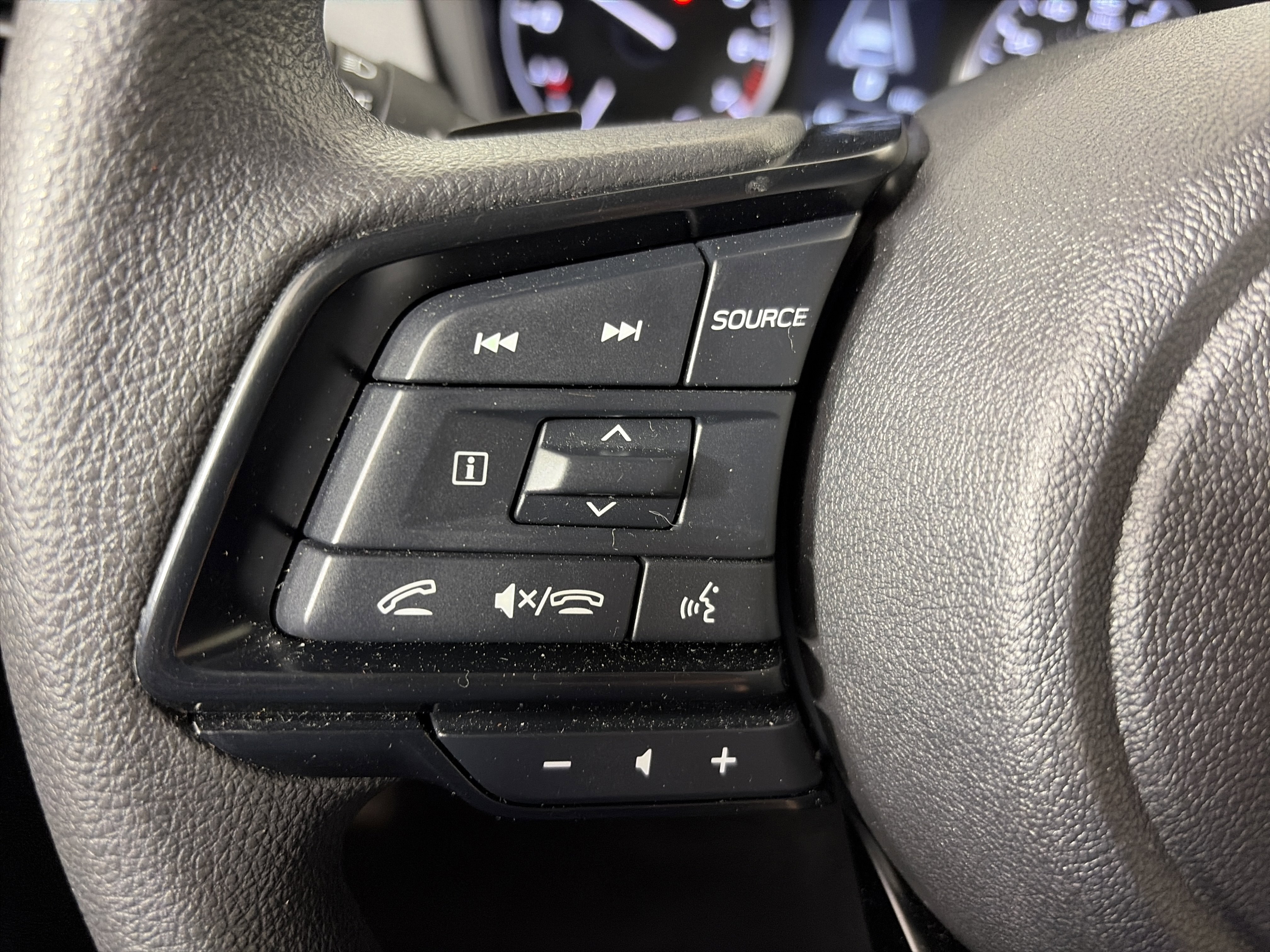 Used 2024 Subaru Crosstrek 2.0i Premium AWD/4WD image 32