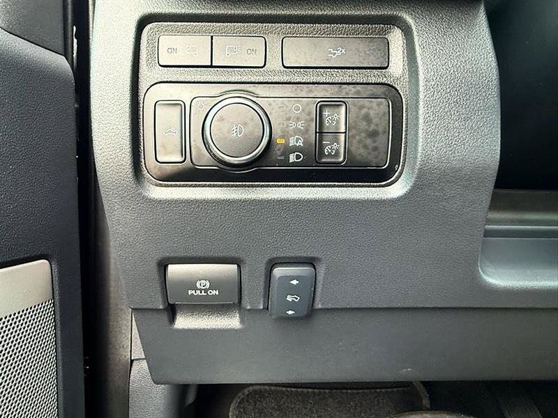 Used 2024 Ford F250 Lariat w/ Sport Appearance Package AWD/4WD image 44