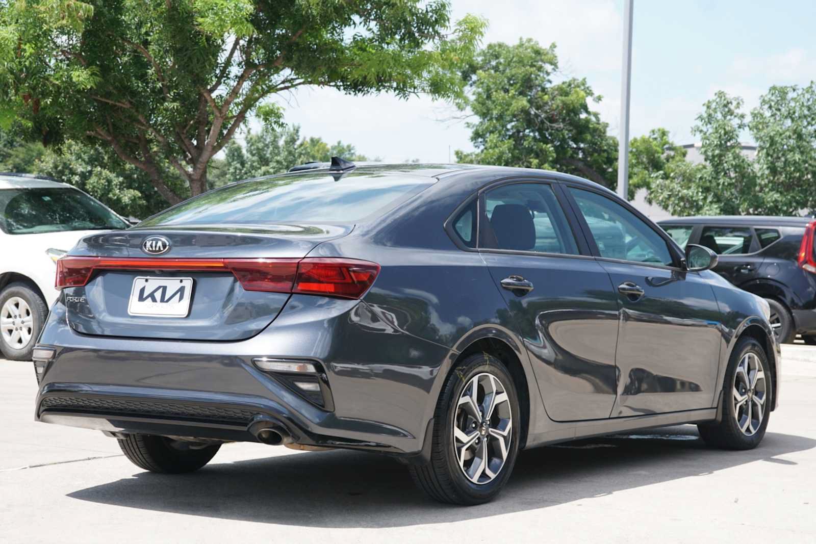 Used 2021 Kia Forte LXS FWD image 4