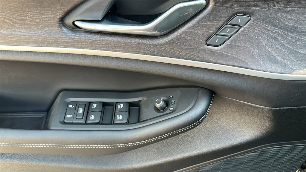 New 2025 Jeep Grand Cherokee Limited w/ Black Appearance Package image 12