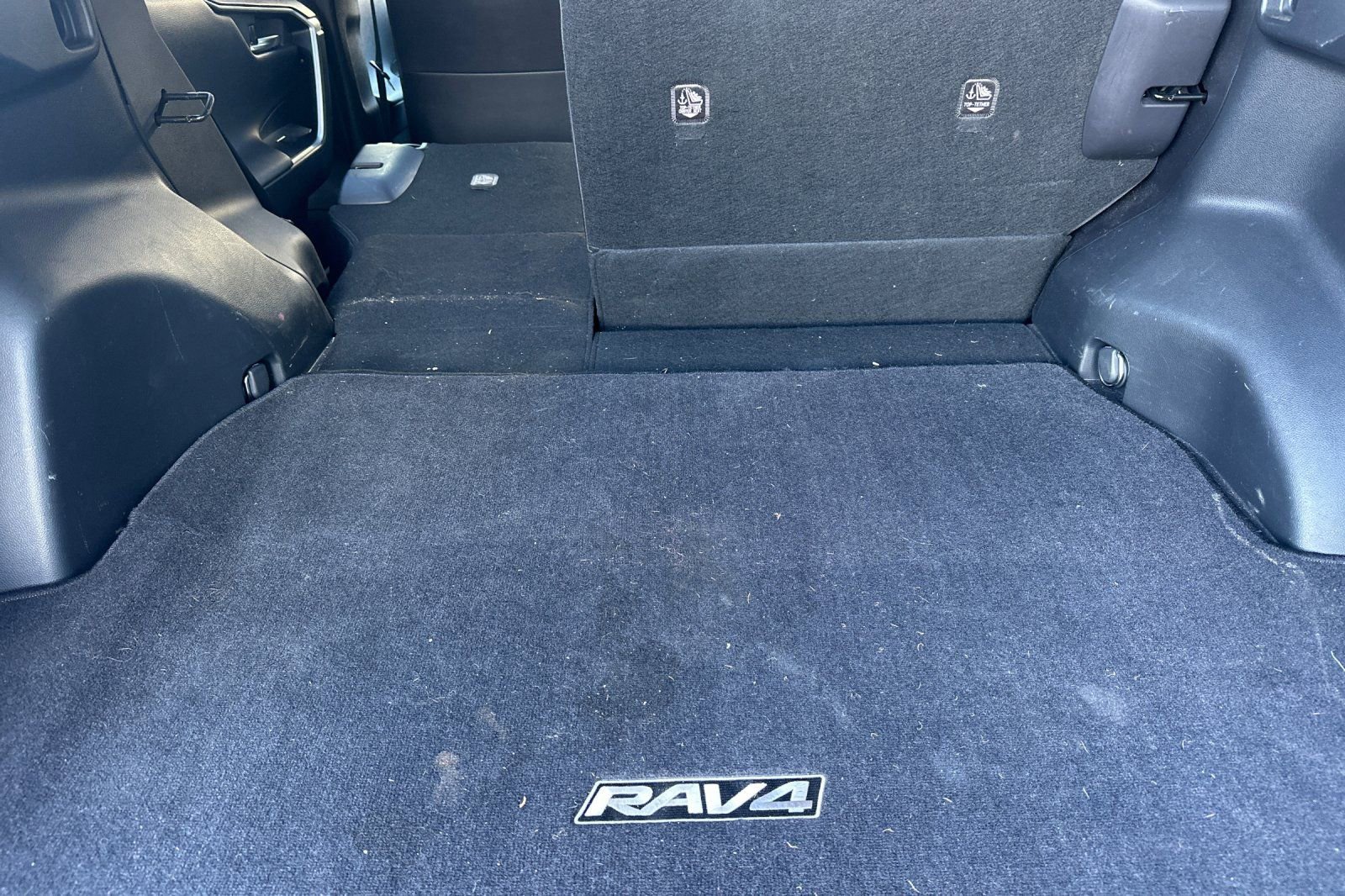 Used 2019 Toyota RAV4 XSE w/ XSE Weather Package image 18