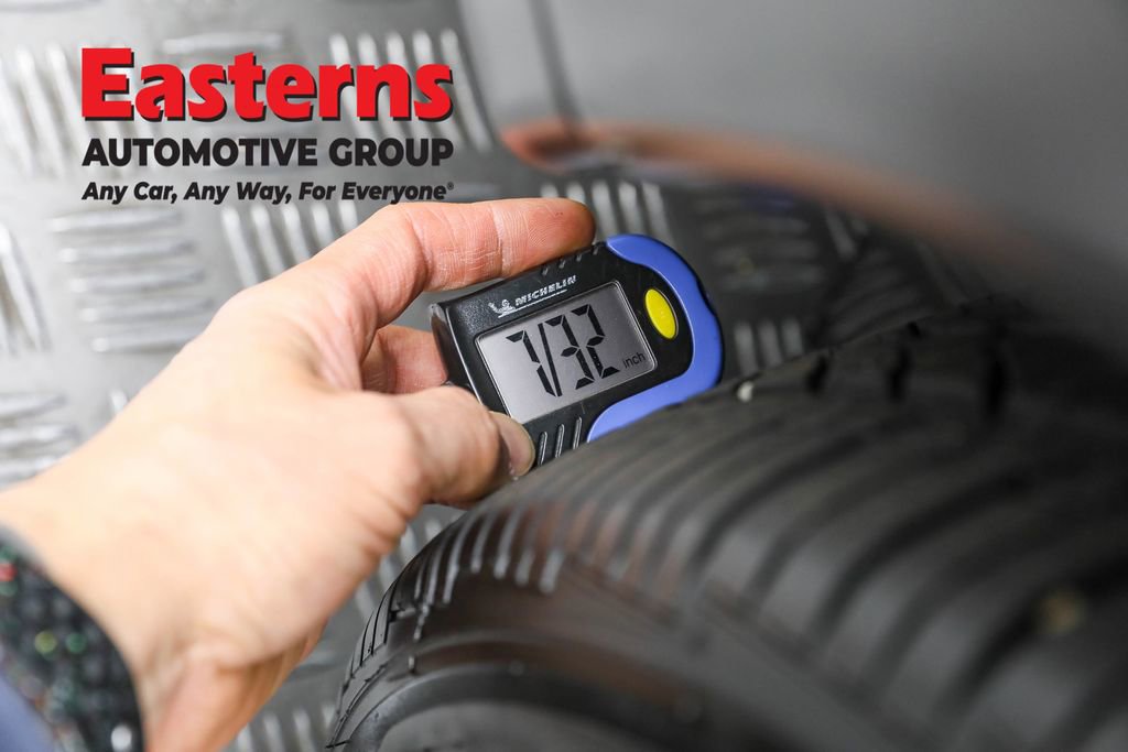 Used 2024 Nissan Kicks SR image 25