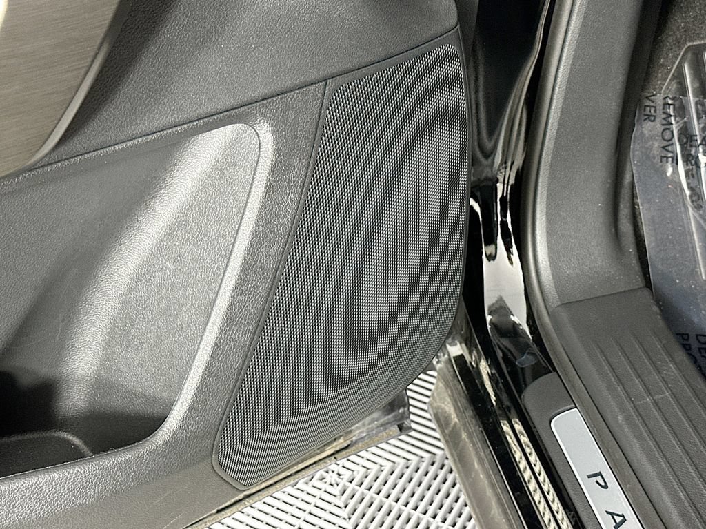 Certified 2025 Nissan Pathfinder Platinum AWD/4WD image 28